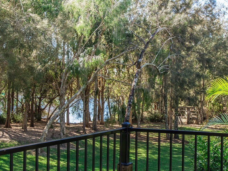 4 Pinnacle Court, Robina QLD 4226