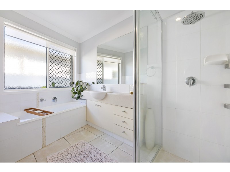 23 Heights Drive, Robina QLD 4226