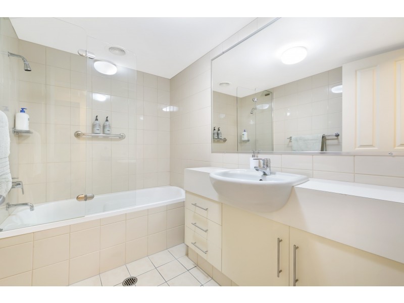 14/1 Riverwalk Avenue, Robina QLD 4226