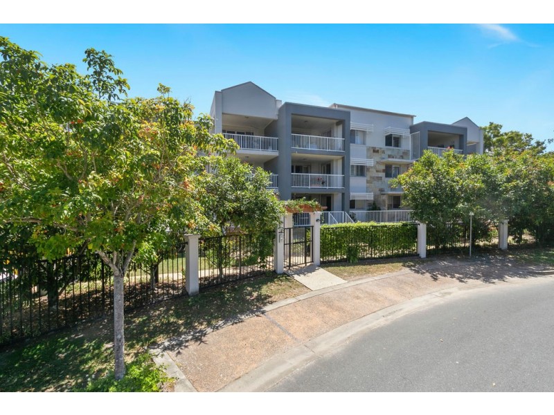 14/1 Riverwalk Avenue, Robina QLD 4226