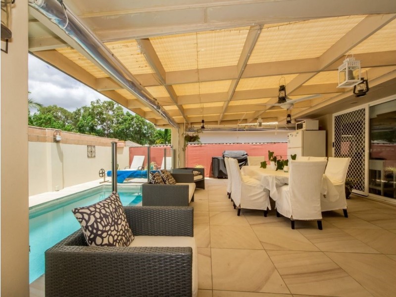 4 Casablanca Court, Burleigh Waters QLD 4220