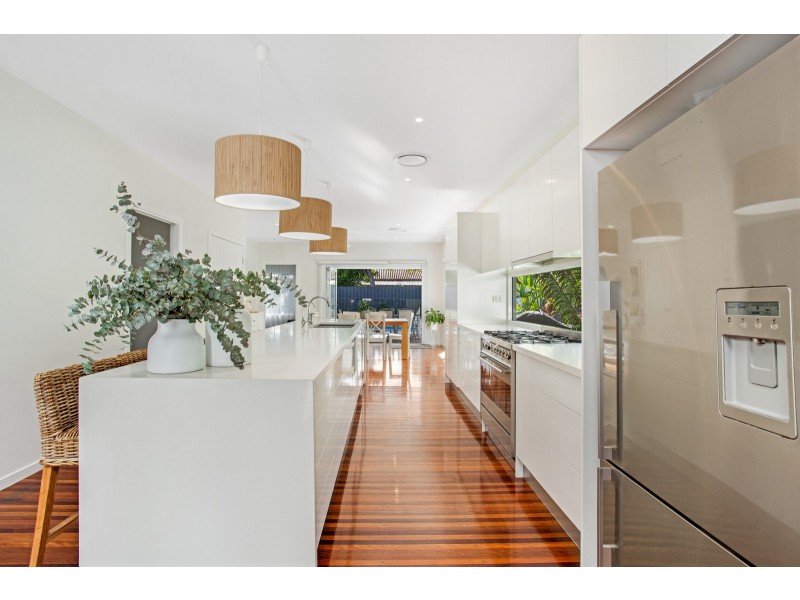 9 Seaside Drive, Mermaid Beach QLD 4218