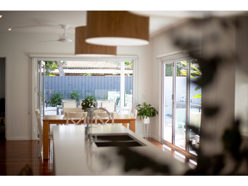 9 Seaside Drive, Mermaid Beach QLD 4218