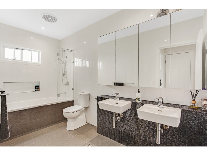 9 Seaside Drive, Mermaid Beach QLD 4218