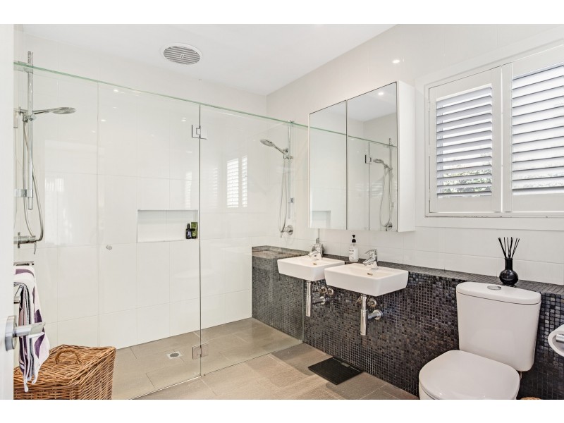 9 Seaside Drive, Mermaid Beach QLD 4218