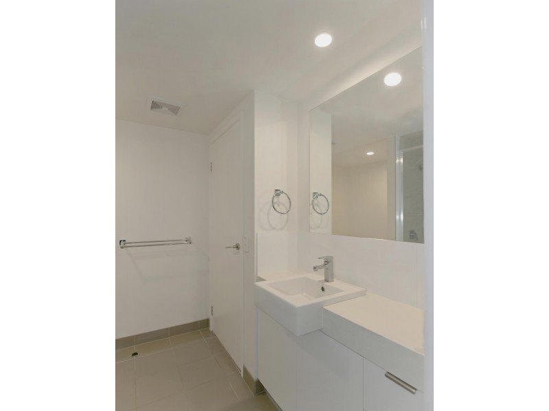436/33 Lakefront Crescent, Varsity Lakes QLD 4227