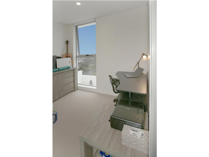 436/33 Lakefront Crescent, Varsity Lakes QLD 4227