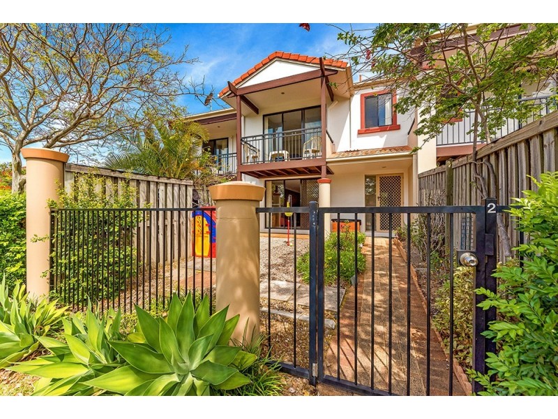 2/302 Christine Avenue, Varsity Lakes QLD 4227