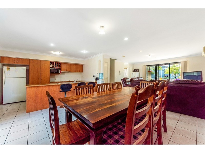 2/302 Christine Avenue, Varsity Lakes QLD 4227
