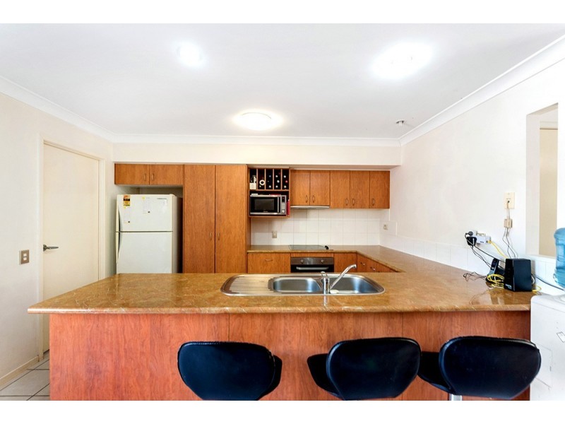 2/302 Christine Avenue, Varsity Lakes QLD 4227