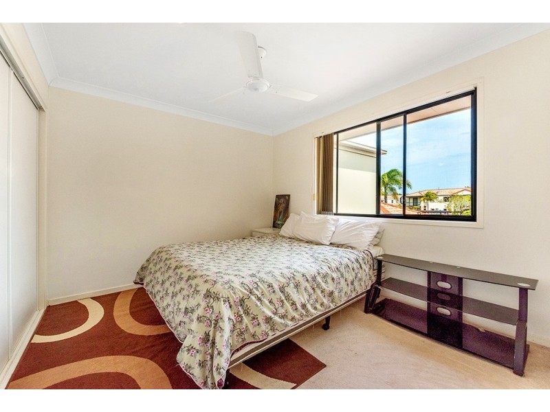 2/302 Christine Avenue, Varsity Lakes QLD 4227