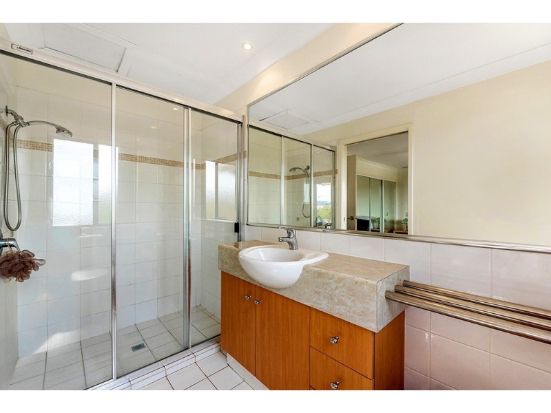 2/302 Christine Avenue, Varsity Lakes QLD 4227