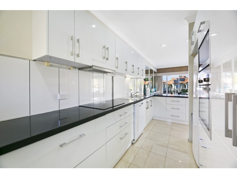 41/24 Ron Penhaligon Way, Robina QLD 4226