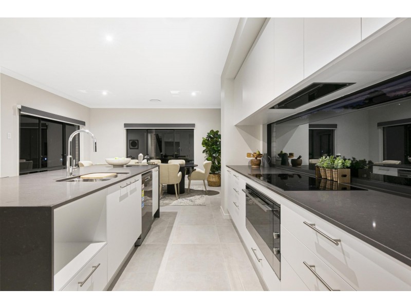 32B Viscount Drive, Tallai QLD 4213