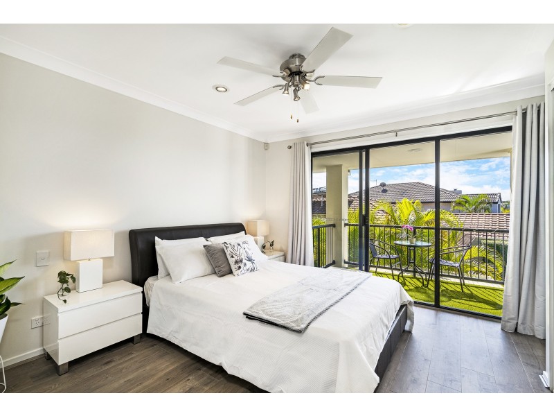 13/323 Christine Avenue, Varsity Lakes QLD 4227