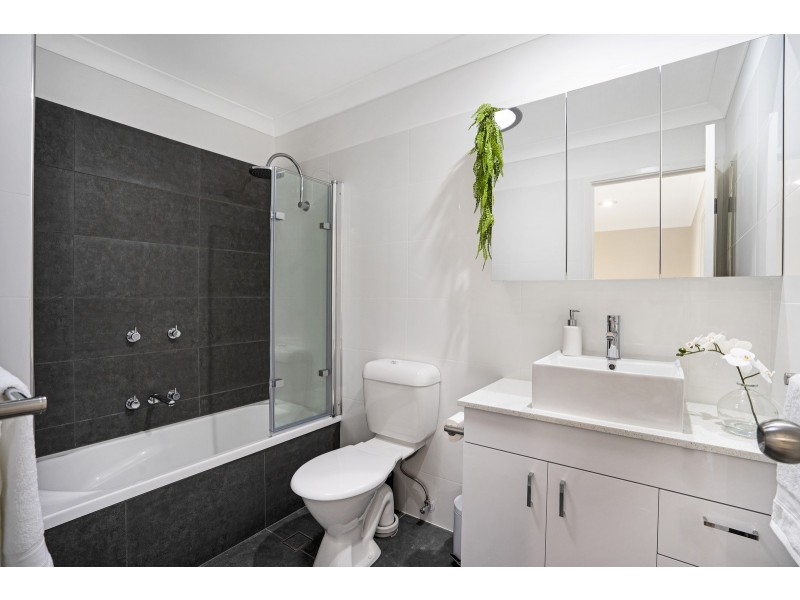 13/323 Christine Avenue, Varsity Lakes QLD 4227