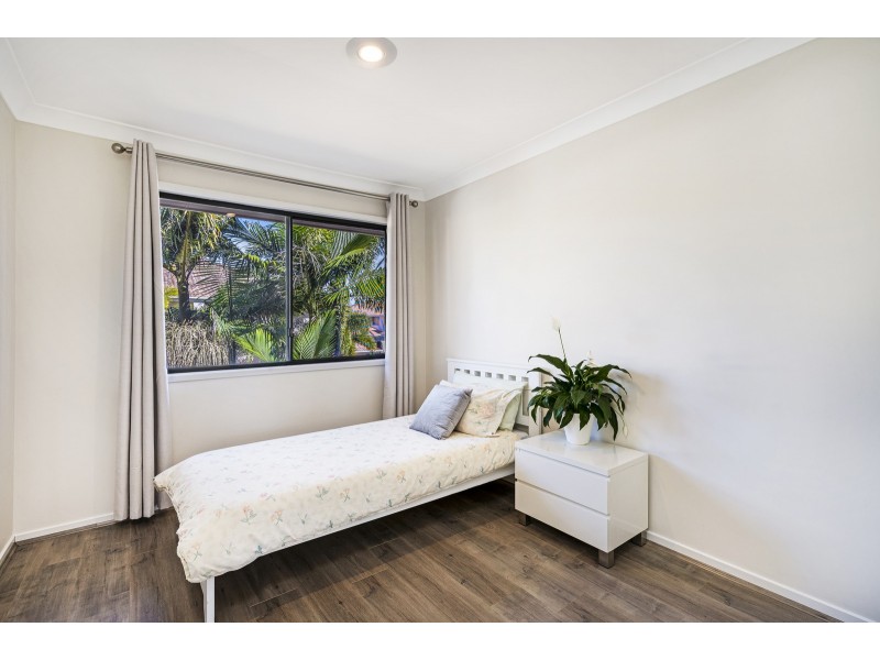 13/323 Christine Avenue, Varsity Lakes QLD 4227