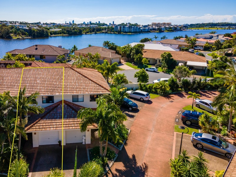 13/323 Christine Avenue, Varsity Lakes QLD 4227