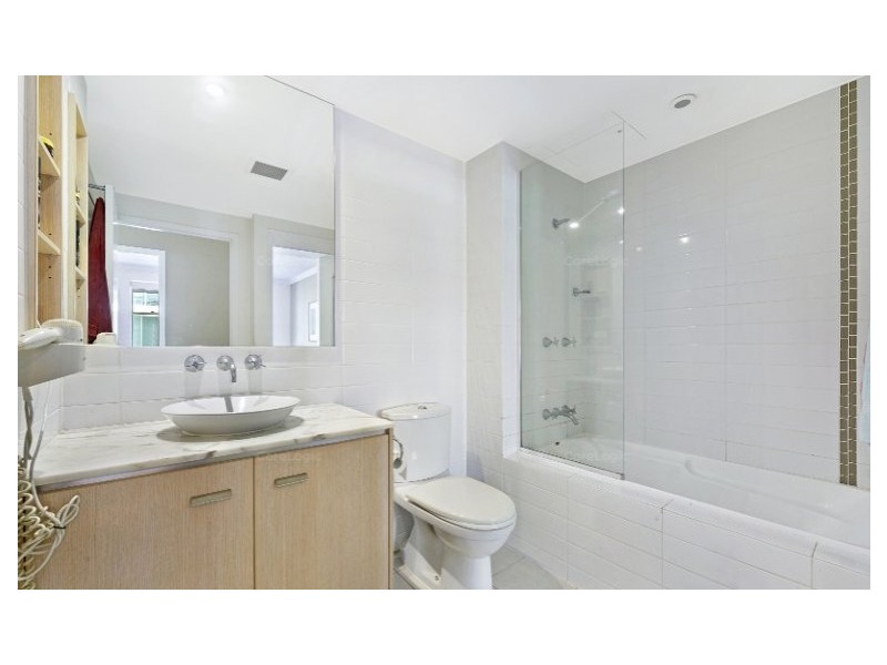 61/228 Varsity Parade, Varsity Lakes QLD 4227