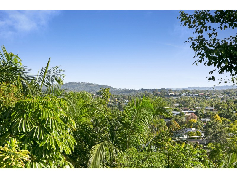 5 Opal Court, Carrara QLD 4211