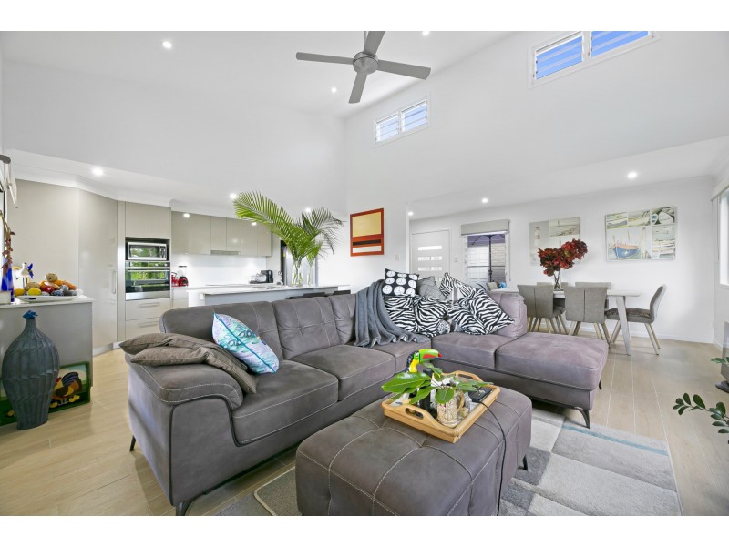 5 Opal Court, Carrara QLD 4211