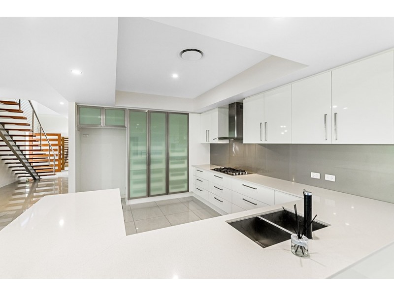 8004B Vista Drive, Benowa QLD 4217