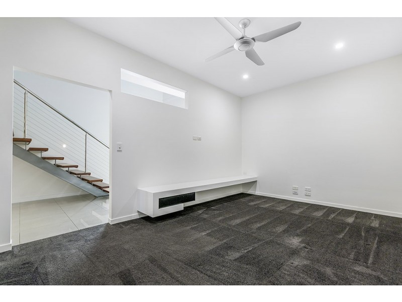 8004B Vista Drive, Benowa QLD 4217