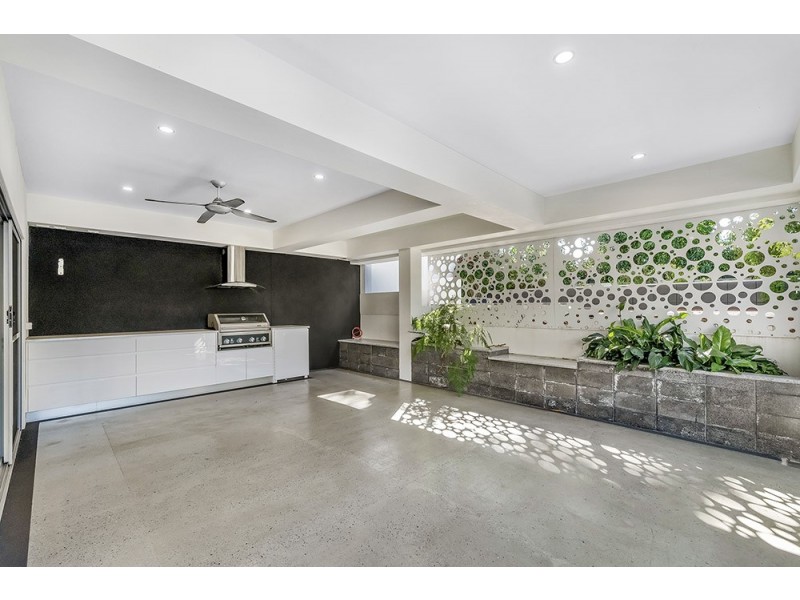 8004B Vista Drive, Benowa QLD 4217