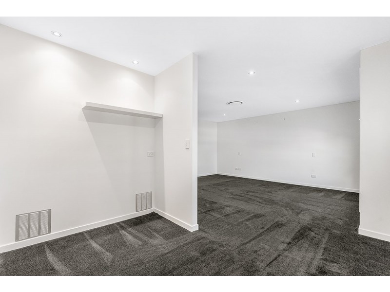 8004B Vista Drive, Benowa QLD 4217