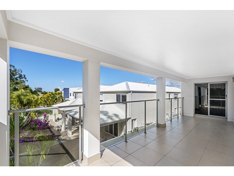 8004B Vista Drive, Benowa QLD 4217