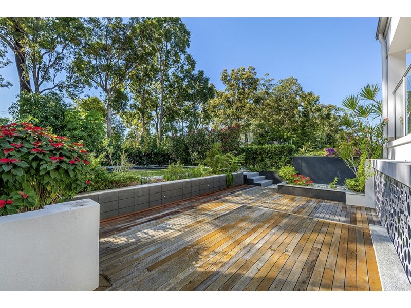 8004B Vista Drive, Benowa QLD 4217