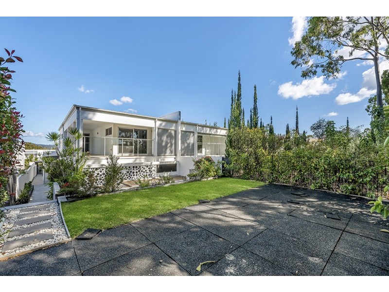 8004B Vista Drive, Benowa QLD 4217