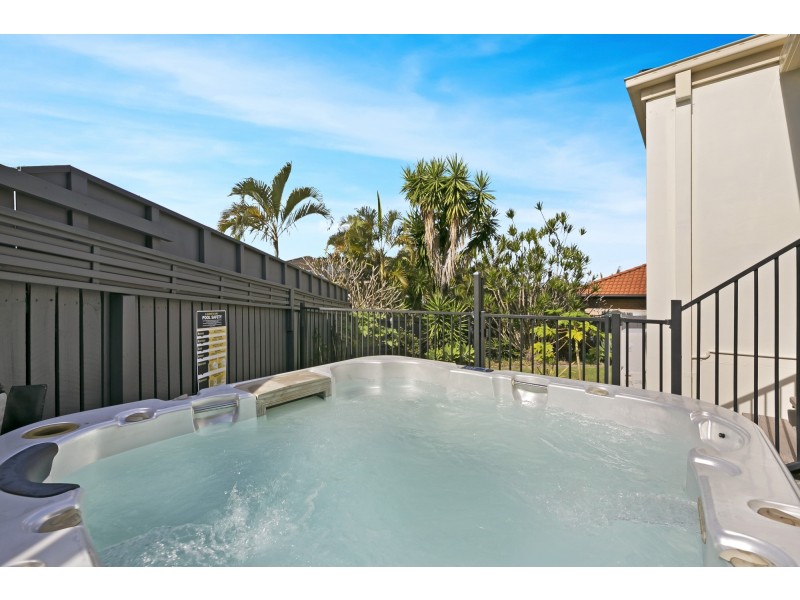 24 Sirec Way, Burleigh Heads QLD 4220