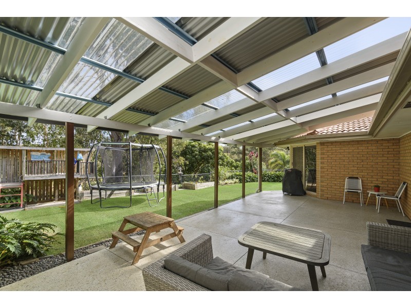 11 Baltimore Crt, Carrara QLD 4211