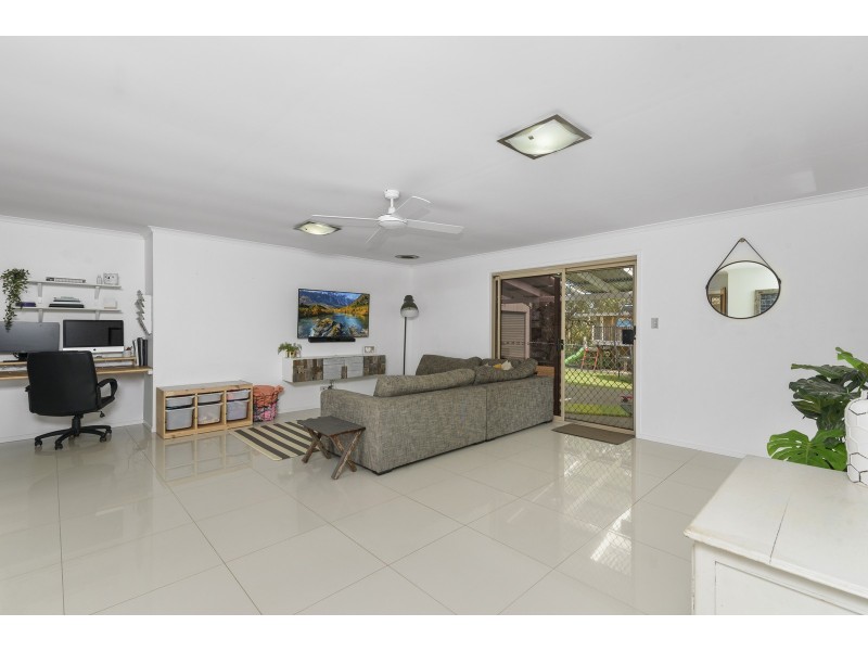 11 Baltimore Crt, Carrara QLD 4211