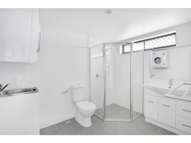 2/23 Minnie Street, Southport QLD 4215