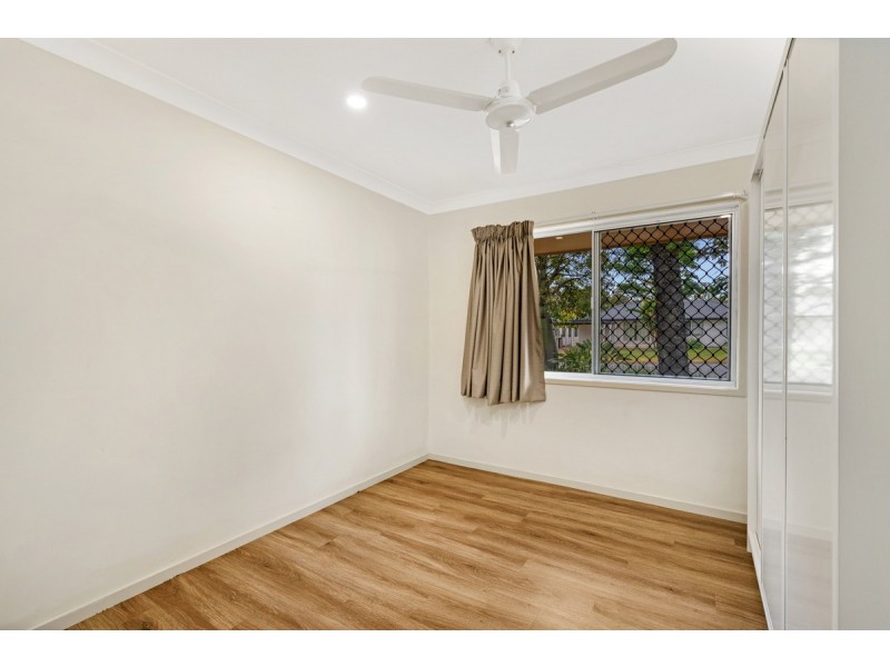 27 Fairsky Avenue, Mermaid Waters QLD 4218