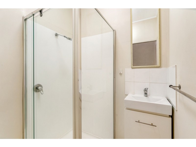 27 Fairsky Avenue, Mermaid Waters QLD 4218