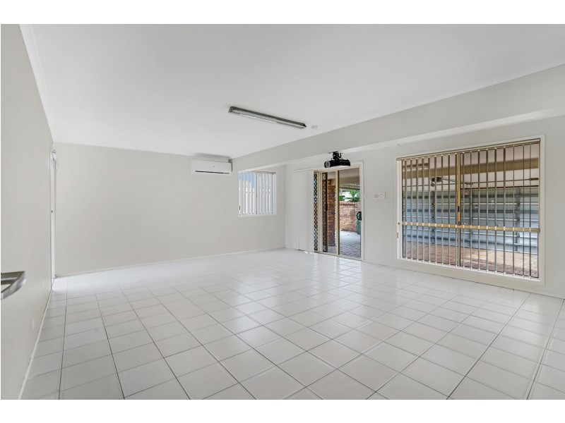 3 Seaspray Street, Paradise Point QLD 4216