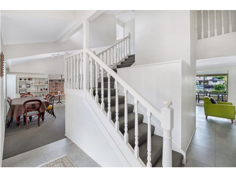 3 Seaspray Street, Paradise Point QLD 4216