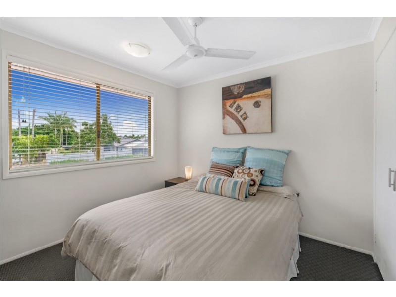 3 Seaspray Street, Paradise Point QLD 4216