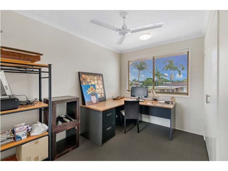 3 Seaspray Street, Paradise Point QLD 4216