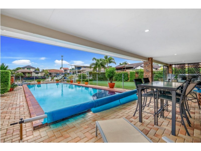 3 Seaspray Street, Paradise Point QLD 4216