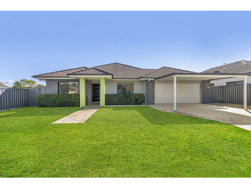 37 Gerona Circuit, Varsity Lakes QLD 4227