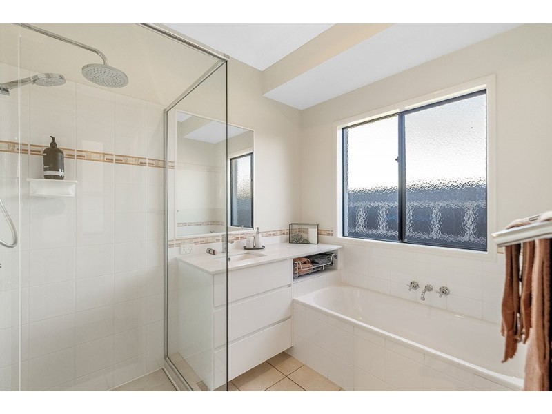 37 Gerona Circuit, Varsity Lakes QLD 4227