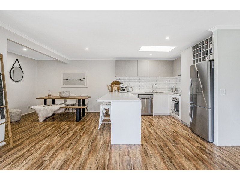 2/8 Wagtail Court, Burleigh Waters QLD 4220