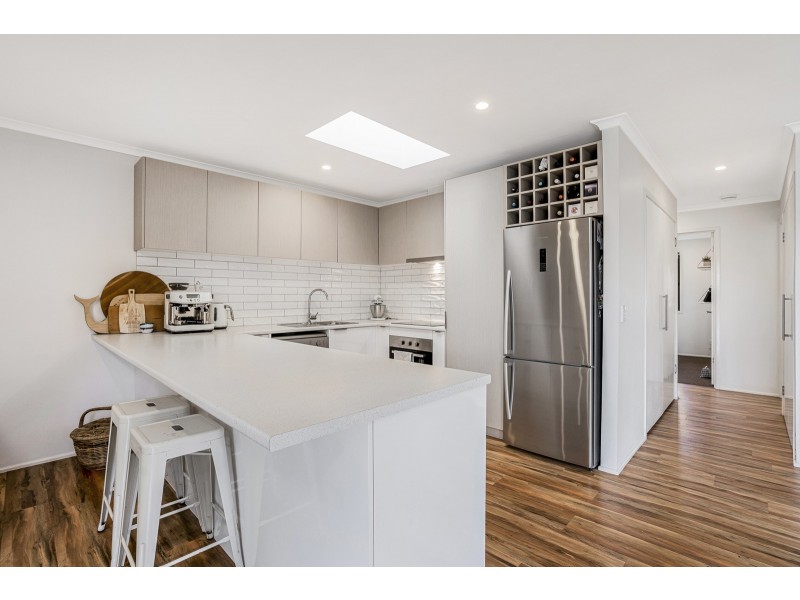 2/8 Wagtail Court, Burleigh Waters QLD 4220