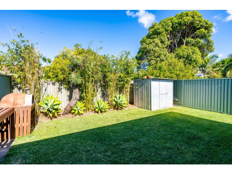 2/8 Wagtail Court, Burleigh Waters QLD 4220