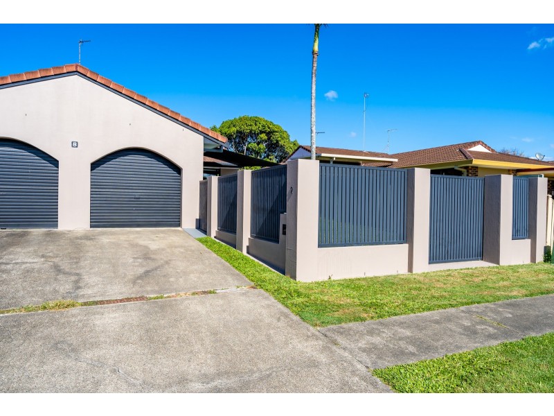 2/8 Wagtail Court, Burleigh Waters QLD 4220