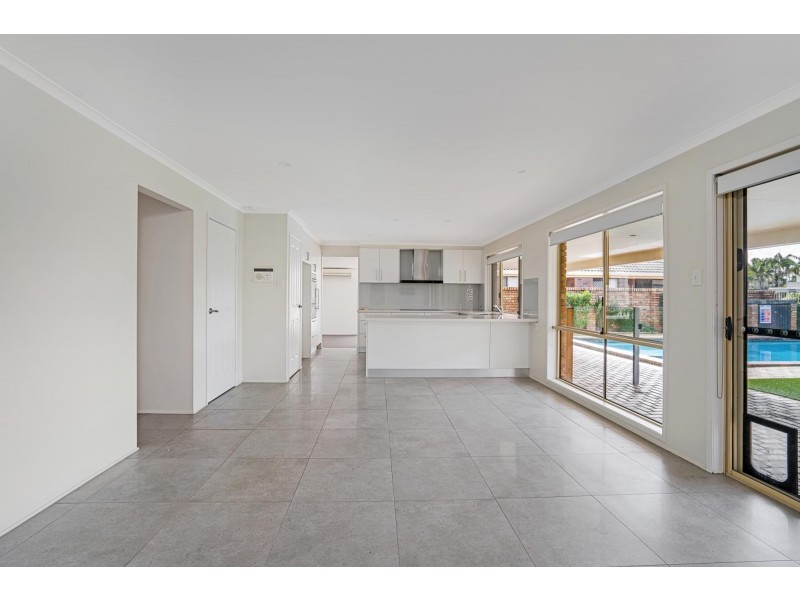 Three Seaspray Street, Paradise Point QLD 4216